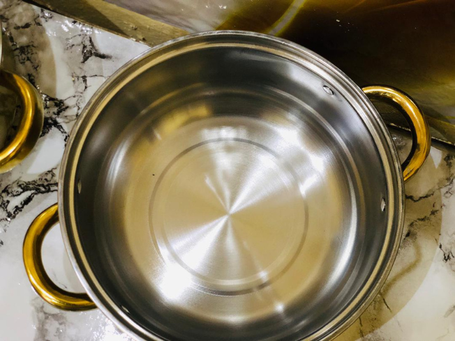 Casseroles inox dorées de 5 Pièces