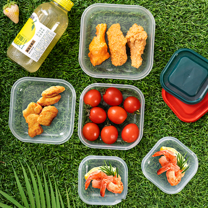 17 Conteneurs alimentaires en plastique